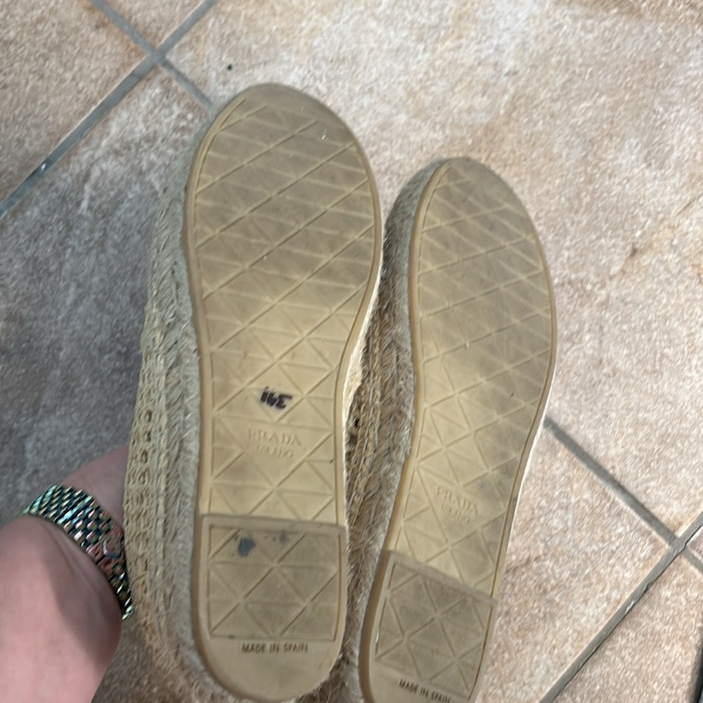 Prada tan shoes - Picture 4 of 4